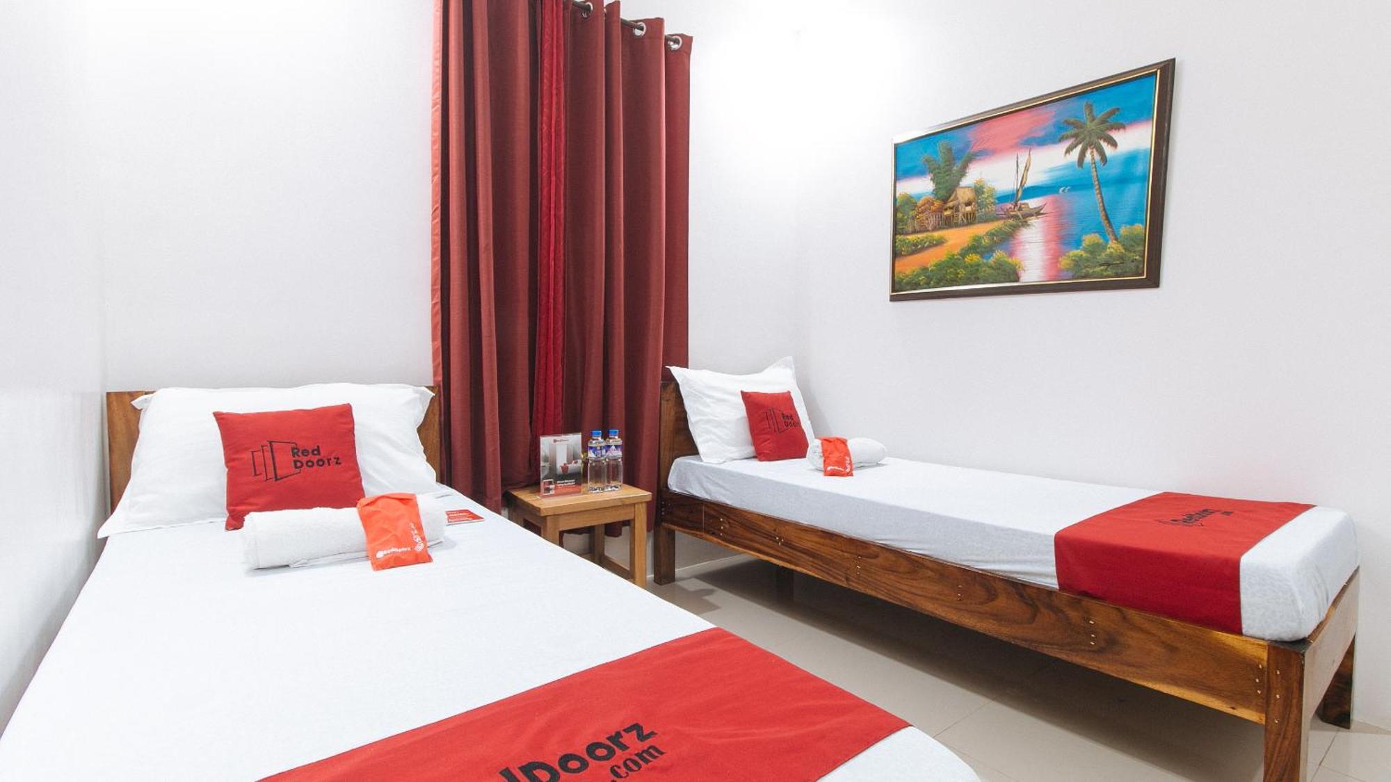 Reddoorz Plus @ Jollydays Hotel Nueva Ecija San Jose  Exterior foto